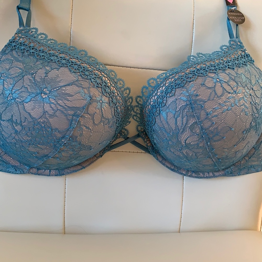 NWT Victoria’s Secret Bombshell sexy plunge bra